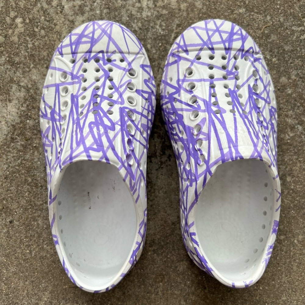 Native Jefferson x Crayola Limited Edition shoes- toddler 8